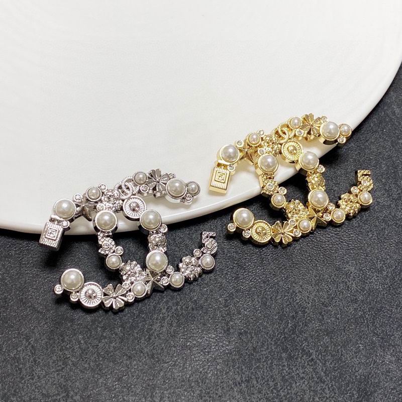 Chanel Brooch 04yxs11